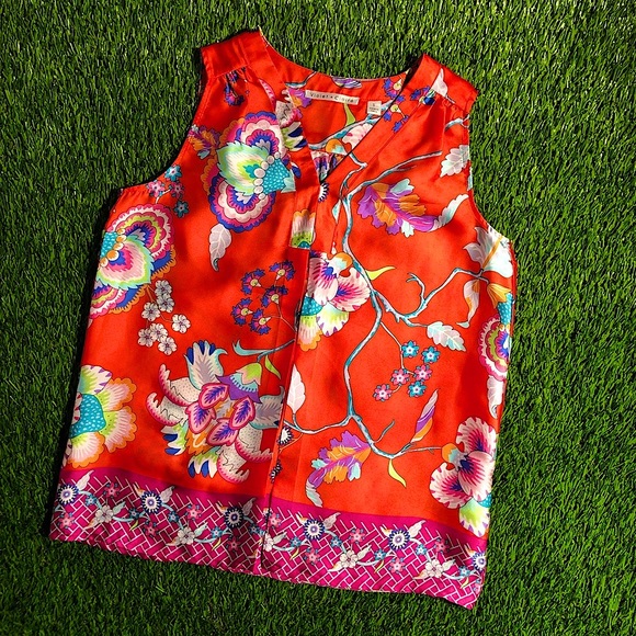 Violet + Claire Pleat Front Floral Sleeveless Top - Picture 3 of 7